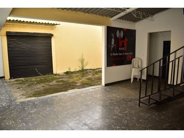 CASA COMERCIAL EN SANTA CLARA