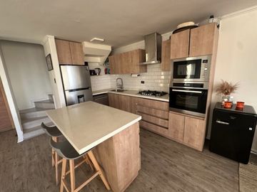 DUPLEX, LOS POZOS, ROTONDA ATENAS, MAGALLANES