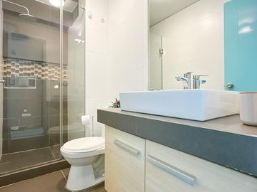 VENDO HERMOSO DEPARTAMENTO EN PLAYA SAN BARTOLO EN CONDOMINIO PEÑASCAL