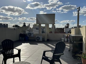 Venta PH 3 amb en Florida Oeste Terraza Propia y parrilla.