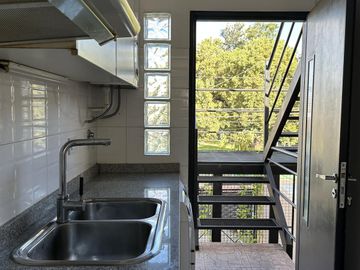 Venta PH 3 amb en Florida Oeste Terraza Propia y parrilla.