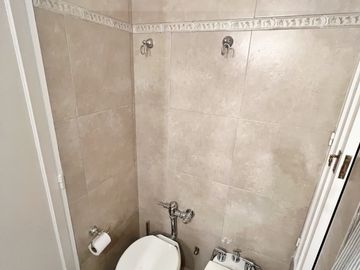 Piso Impecable Refaccionado con Cochera y Baulera en Exclusiva Zona de Recoleta