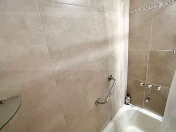 Piso Impecable Refaccionado con Cochera y Baulera en Exclusiva Zona de Recoleta