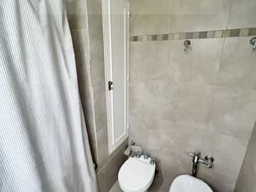 Piso Impecable Refaccionado con Cochera y Baulera en Exclusiva Zona de Recoleta