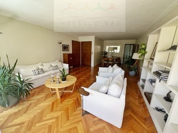 Piso Impecable Refaccionado con Cochera y Baulera en Exclusiva Zona de Recoleta