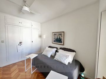 Piso Impecable Refaccionado con Cochera y Baulera en Exclusiva Zona de Recoleta