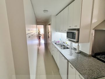 Piso Impecable Refaccionado con Cochera y Baulera en Exclusiva Zona de Recoleta