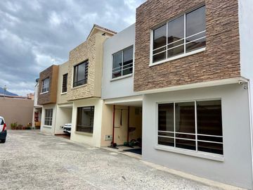 CASA EN VENTA, ORDOÑEZ LASO.ENTRADA A RIO AMARILLO