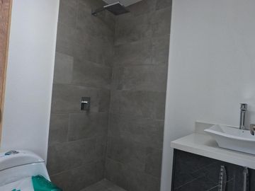 Venta LOFT 2 dormitorios, 2 parqueaderos **Tumbaco, YC