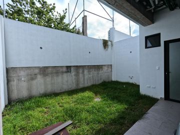 Venta LOFT 2 dormitorios, 2 parqueaderos **Tumbaco, YC