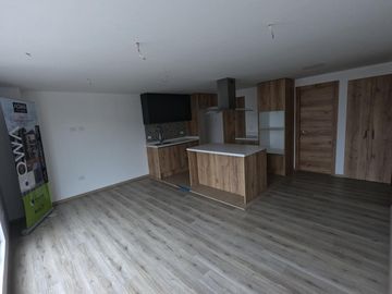 Venta LOFT 2 dormitorios, 2 parqueaderos **Tumbaco, YC