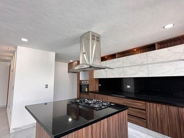 Casa en  venta en Lomas de Angelopolis  con 4 recamaras en Parque Nayarit