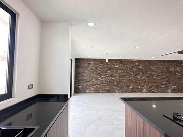 Casa en  venta en Lomas de Angelopolis  con 4 recamaras en Parque Nayarit