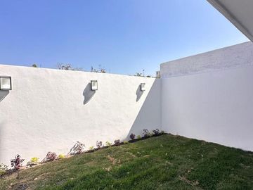 Casa en  venta en Lomas de Angelopolis  con 4 recamaras en Parque Nayarit