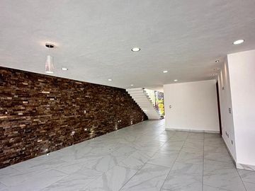 Casa en  venta en Lomas de Angelopolis  con 4 recamaras en Parque Nayarit