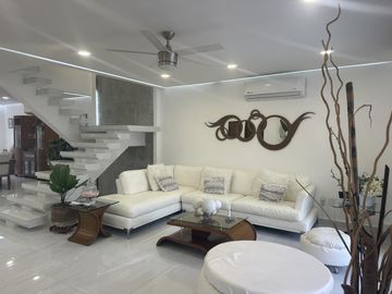 Casa en  venta en res. Via Cumbres Cancún, Coldwell Banker