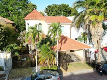 Casa 3 Recámaras en Venta, Privada Contoy, Cancún