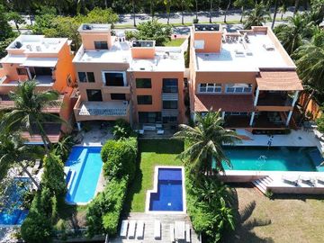 Casa frente a laguna Zona Hotelera en Cancún 4 recámaras