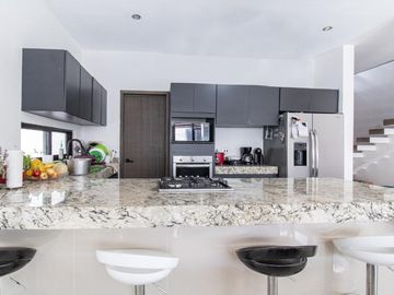 Casa en Venta Residencial Aqua en Cancún, 4 recámaras