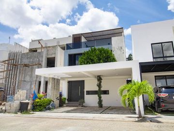 Casa en Venta Residencial Aqua en Cancún, 4 recámaras