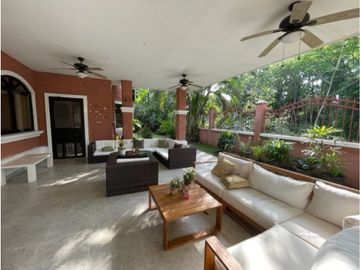 CLAYTON / RES. CLAYTON VILLAGE / 700m2 / 5 HABITACIONES / NATURALEZA