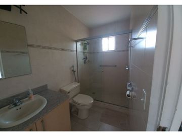 BRISAS DEL GOLF / VILLA ALTA / 4 HABITAC. / 422m2 / AMPLIO JARDN / YG