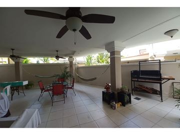 BRISAS DEL GOLF / VILLA ALTA / 4 HABITAC. / 422m2 / AMPLIO JARDN / YG