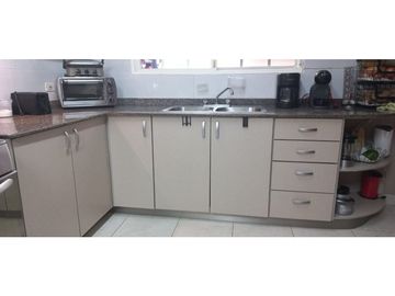 BRISAS DEL GOLF / VILLA ALTA / 4 HABITAC. / 422m2 / AMPLIO JARDN / YG