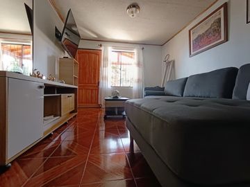 Casa en venta en Retiro - Enorme patio y bien cuidada