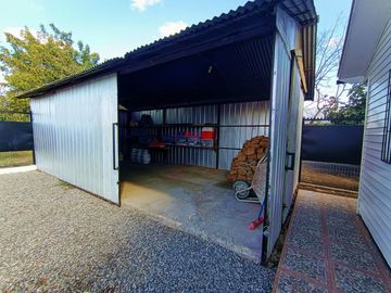 Casa en venta en Retiro - Enorme patio y bien cuidada