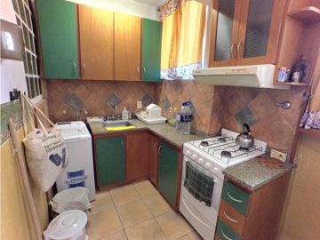 Se alquila por 24 meses depto 3 ambientes zona centro