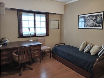 VENTA CHALET EN IMPORTANTE ESQUINA LAPRIDA Y 14 DE JULIO