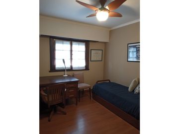 VENTA CHALET EN IMPORTANTE ESQUINA LAPRIDA Y 14 DE JULIO