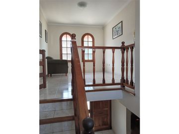 VENTA CHALET EN IMPORTANTE ESQUINA LAPRIDA Y 14 DE JULIO