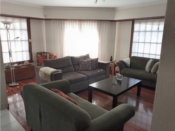 VENTA CHALET EN IMPORTANTE ESQUINA LAPRIDA Y 14 DE JULIO