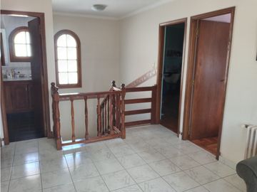 VENTA CHALET EN IMPORTANTE ESQUINA LAPRIDA Y 14 DE JULIO
