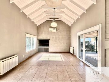 Casa en venta de 2 dormitorios c/ cochera en Patagonia