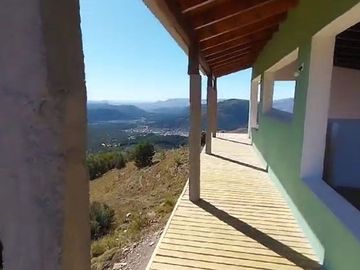 Casa con imponentes vistas a Lago Lolog