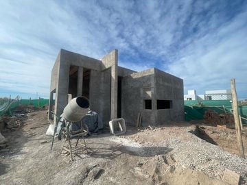 Casa en venta en barrio la quebrada . Agosto 2.025
