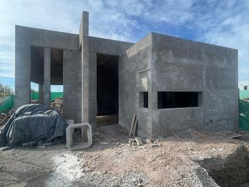 Casa en venta en barrio la quebrada . Agosto 2.025