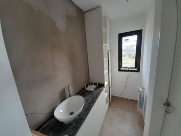 SE VENDE DUPLEX LOMAS DEL CHATEAU