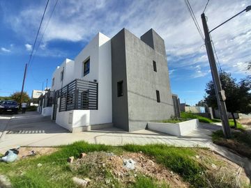 SE VENDE DUPLEX LOMAS DEL CHATEAU