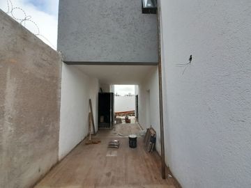 SE VENDE DUPLEX LOMAS DEL CHATEAU