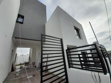SE VENDE DUPLEX LOMAS DEL CHATEAU