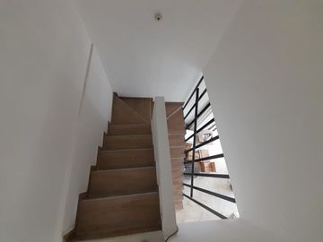 SE VENDE DUPLEX LOMAS DEL CHATEAU