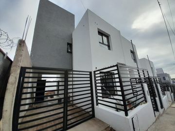 SE VENDE DUPLEX LOMAS DEL CHATEAU