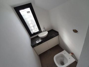 SE VENDE DUPLEX LOMAS DEL CHATEAU
