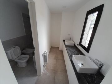 SE VENDE DUPLEX LOMAS DEL CHATEAU