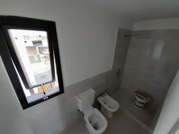 SE VENDE DUPLEX LOMAS DEL CHATEAU