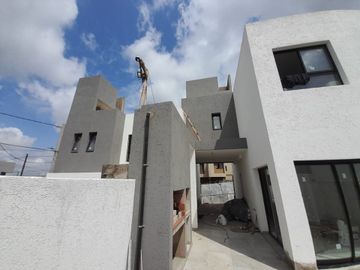 SE VENDE DUPLEX LOMAS DEL CHATEAU